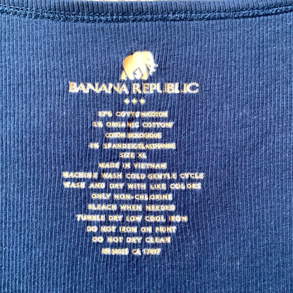 3 for $15 bundle Banana Republic navy ribbed tank top  lightly worn - Picture 3 of 4